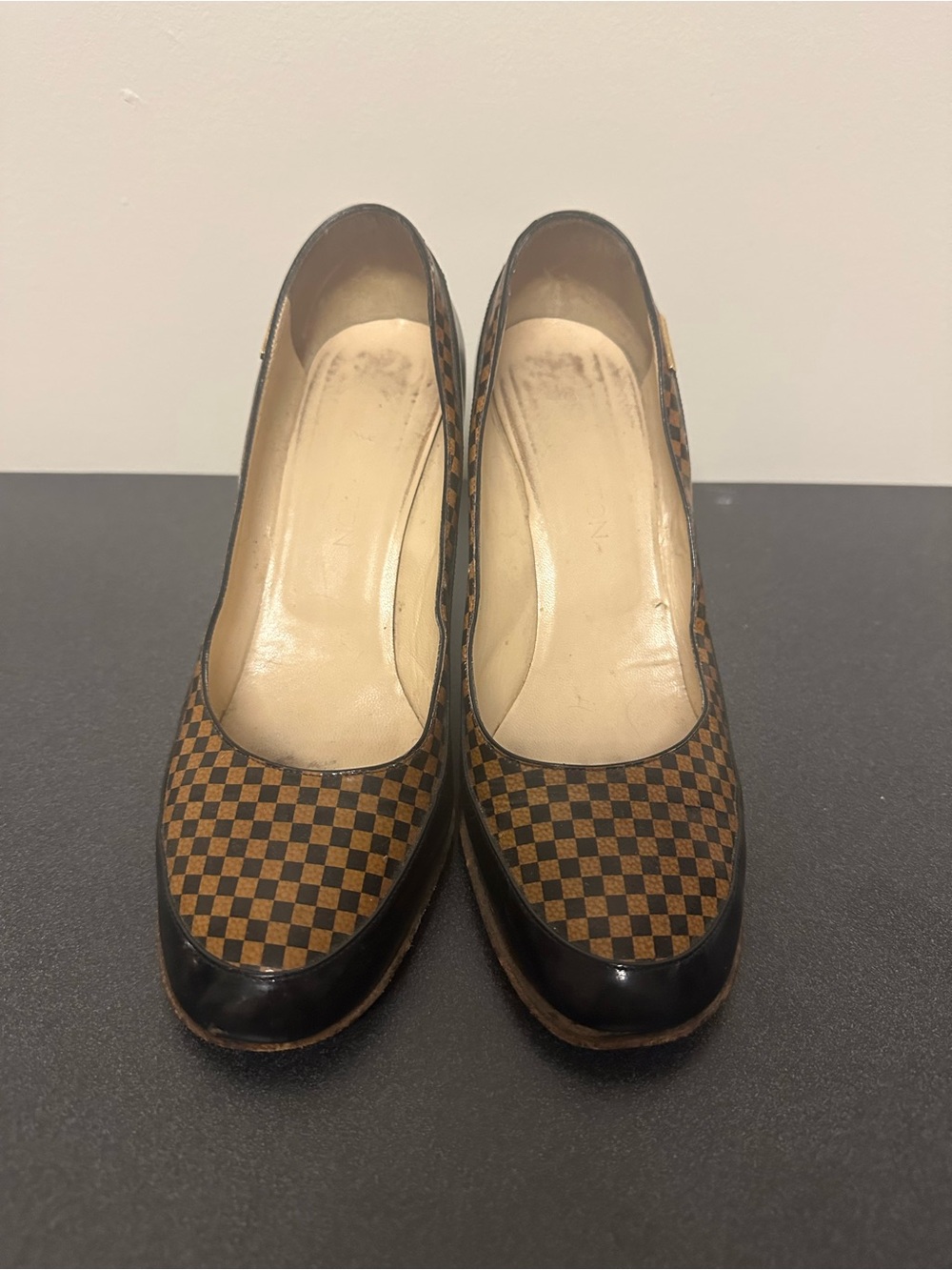 Louis Vuitton Patent Damier Pumps Checkered Logo Heels Size 38.5 8.5 Leather - Picture 3 of 14